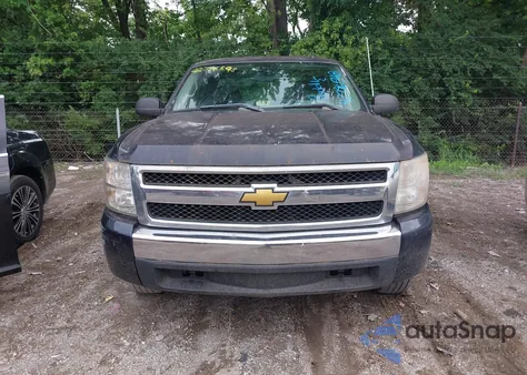 2007 Chevrolet Silverado 1500 Work Truck z USA, uszkodzony, nr VIN 1GCEC19X77Z646614